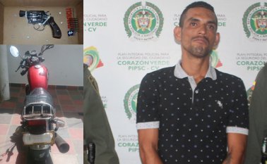 El detenido ocultaba la placa de la moto con una toalla higiénica. Cortesía