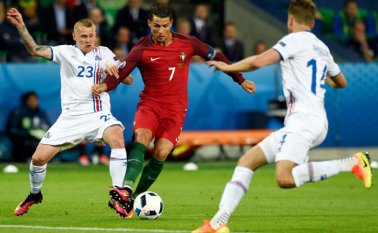 Cristiano Ronaldo pudo al menos igualar el récord de partidos internacionales con Portugal (127) de Luis Figo, pero no lo logró por ahora. AFP