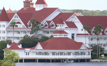 El padre de la víctima se lanzó al agua pero no logró rescatar al pequeño de las mandíbulas del animal. AFP
