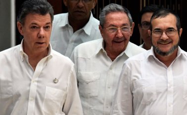 El presidente Santos viajará a La Habana este jueves para anunciar el acuerdo junto a la guerrilla y los garantes del proceso de paz. Archivo