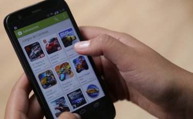 Un informe de la superintendencia de industria y comercio señala que el consumo de datos de un colombiano se ubica entre 1GB Y 2GB mensualmente. Archivo