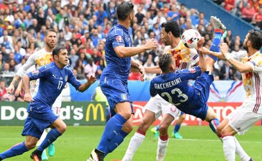 Italia se tomó la revancha de esta forma de las últimas tres derrotas en partidos oficiales. AFP