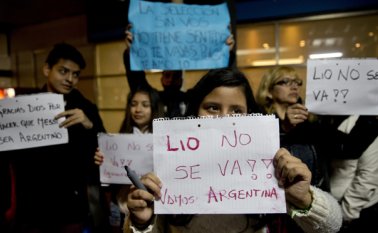 Miles de argentinos han entregado su aliento Lionel Messi. AP