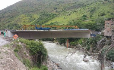 El nuevo puente seguriá uniendo a los municipios de Cácota y de Chitagá. Tendrá una longitud de 110 metros y contará con dos carriles. Suministrada