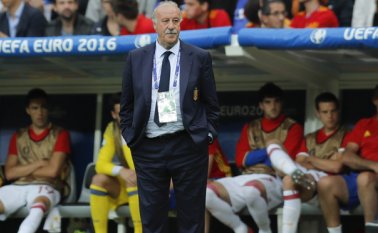 Vicente del Bosque renunció como técnico de la selección española. AP