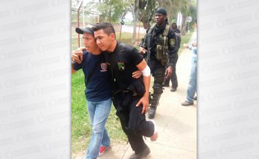Los heridos son los patrulleros Brayan Guacales Bastidas y Hernando Gómez Fernández. Colprensa
