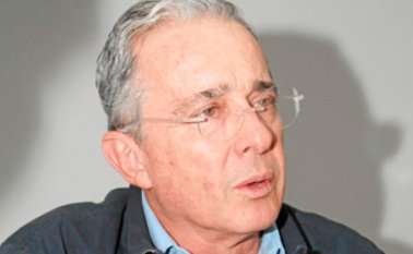 Uribe expresó que la administración de Santos "hace parte del club de gobiernos que aprueban todos los actos de la tiranía de Venezuela". Colprensa