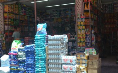 Según los comerciantes, es indispensable conocer a fondo la identificación de licores, cigarrillos y carne. Archivo