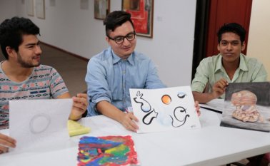 El encargado de la capacitación fue el artista local Orlando Rojas. César Obando