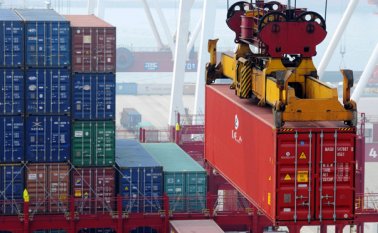 A nivel nacional, se redujeron las compras a Estado Unidos (28,2%), China (18,3%), México (7,7%) y Brasil (4,4%). Archivo La Opinión