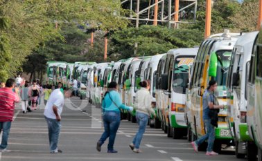 La Policía de Tránsito coordinó la operación de movilidad de las personas que arribaron de Venezuela durante sábado y domingo. Mario Caicedo