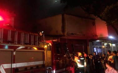 Las llamas fueron controladas por el Cuerpo de Bomberos. @leonardo871013