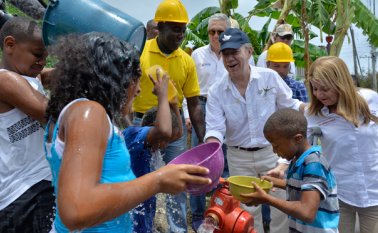 El Presidente puso en marcha la planta de tratamiento de Providencia. Allí destacó que sla obra elevará la cobertura del servicio de 60% al 100%. Presidencia