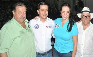 El exrepresentante a la Cámara,  Basilio Villamizar, (primero de izquierda a derecha), buscará fortalecer el Centro de Pensamiento Primero Colombia en Norte de Santander y convertirlo en una fuerza política.  Especial