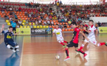 El quinteto de fútsal Cúcuta Niza dejó escapar una victoria en su casa al igualar  3-3 el domingo ante Rionegro Águilas por el torneo de la Liga Argos II fútsal, en partido que se desarrolló en el coliseo Toto Hernández.  Alfredo Estévez