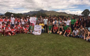El club Rotaract realizó el lanzamiento de ‘goles por la paz’ en compañía del grupo de voluntarios y escuelas de fútbol de la ciudad. Cortesía
