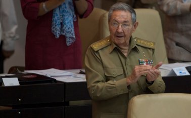 Otros cuestionan a Castro por las mismas razones que a Fidel: el burocratismo y el sistema de partido único que castiga a la disidencia. AFP
