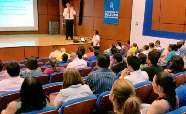 Funcionarios del sector público han recibido las capacitaciones con las que se informan de lo acordado en La Habana. Archivo La Opinión