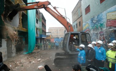 Según informó el mandatario local, por el momento se adelantará la demolición de cuatro predios. Colprensa