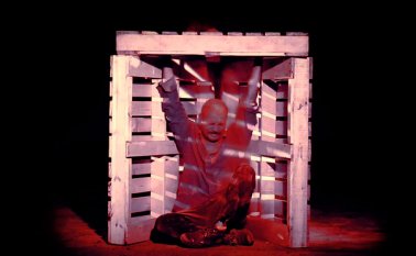 ‘Roja, canción de cuna para Humberto’, es una de las obras que se presentará durante la segunda temporada de teatro de este año. Archivo