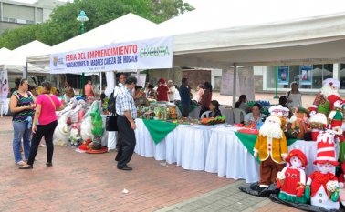 En diferentes etapas del programa Mi negocio se organizarán ferias de emprendimiento para mostrar los productos y servicios de los participantes e impulsar sus planes de negocio. Archivo