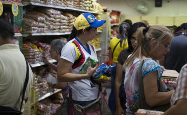 Arroz, azúcar, harina y aceite fueron los productos más buscados por los venezolanos tras la reapertura de la frontera. Juan Pablo Cohen