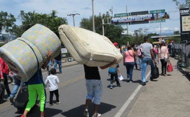 Desde Venezuela retornaron muchos a Colombia para quedarse, porque se trajeron hasta los colchones para poder dormir tranquilos. Orlando Carvajal