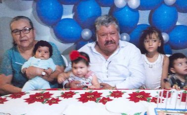 Teodoro Castellanos Medina y su familia. Cortesía