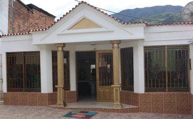 Así luce la fachada de la Biblioteca Pública de Chitagá, recuperada con recursos propios del municipio. Cortesía
