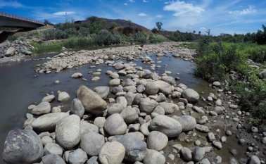 Así luce el río Pamplonita en el sector de El Pórtico, las autoridades han mostrado preocupación, mientras que en el río Zulia el caudal se mantiene estable. Las lluvias, según el Ideam, volverán en septiembre. Juan Pablo Bayona