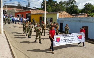 La ‘Semana por la Paz y la Reconciliación’ es liderada por el Ministerio de Defensa, a través del Grupo Asesor del Comandante (GAC), y apoyada por las autoridades municipales y la comunidad. Ejército Nacional