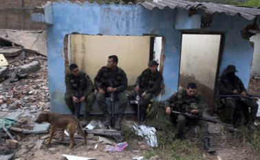 Según los registros, en junio de 2015 los pobladores de El Mango se opusieron a la instalación de una estación de policía, por lo cual, el día 26 hubo un tralsado de los policías hacia la vereda Campo Alegre. Internet