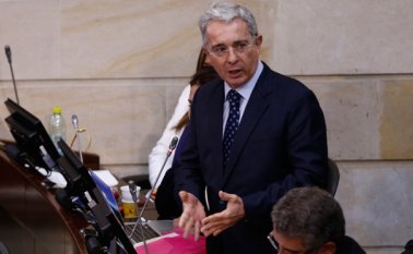 a iniciativa plantea también que el Tribunal estaría compuesto por 9 magistrados que serían escogidos a raíz de tres ternas. Colprensa