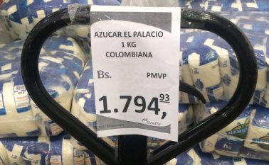 El azúcar colombiano viene en presentación de un kilo y se está comercializando a 1.794,93  bolívares. Cortesía