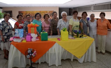 Beatriz de Blanco, Yudy de Rojas, Nelly de Lizarazo, Graciela de Peñaranda, Gloria de Neira, Myriam de Beltrán, Teresa de Gamboa, Josefita Corzo, Marleny de Ararat, Ana Elena de Camargo y Muñeca Vera. Rodrigo Sandoval