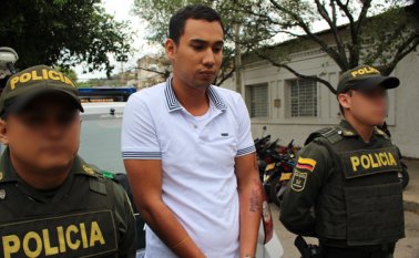 Los uniformados lograron interceptar a Douglas Hernández en la avenida 25 con calle 24 del barrio Belén. Policía