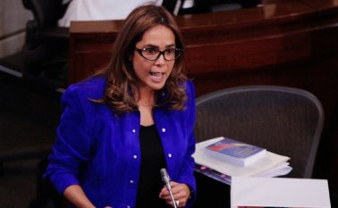 Las críticas saltaron de las redes sociales a las calles cuando miles de colombianos protestaron la semana pasada contra el contenido de las cartillas y también contra Parody, a quien en pancartas le pidieron la renuncia. Colprensa