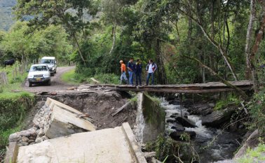 Los exertos recomiendan la evacuación de las zonas cercanas al área afectada. Colprensa