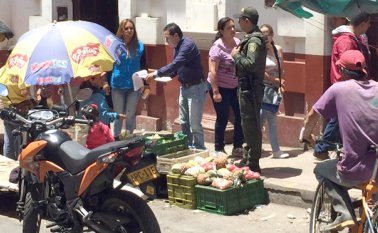 Los controles se hacen durante el día, en cumplimiento de una acción de tutela que obliga a mantener libre el espacio público. Roberto Ospino