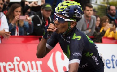 Nairo Quintana viste actualmente el maillot rojo de líder de la carrera. AFP
