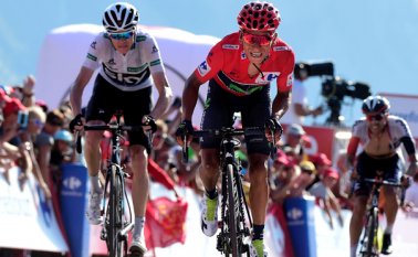 Nairo Quintana en su llegada a la meta este sábado. AFP