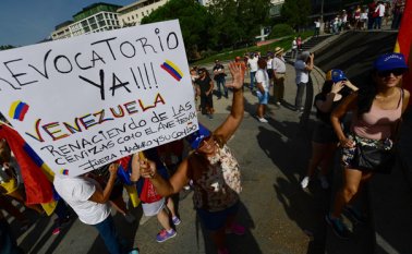 En Madrid, una marcha de Venezolanos exige la salida del presidente Nicolás Maduro. AFP