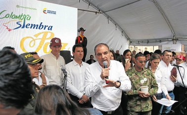 El ministro Aurelio Iragorri informó que en tres años proyectan sembrar un millón de hectáreas nuevas. Colprensa