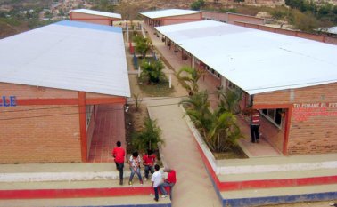 El colegio está ubicado al norte de Ocaña y fue una iniciativa de Felisa Bayona Quintero. Javier Sarabia