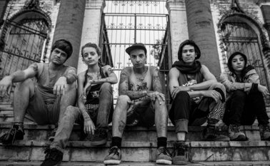 La película retrata el deseo de libertad y los amores de ‘La Rata’, ‘El Mechas’, ‘La Mona’, ‘El Pipa’ y ‘Manu’. Colprensa