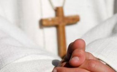 Monseñor John Stephen Mraz, de Bethlehem, fue acusado y quedó en libertad el mismo martes . Internet | Referencial