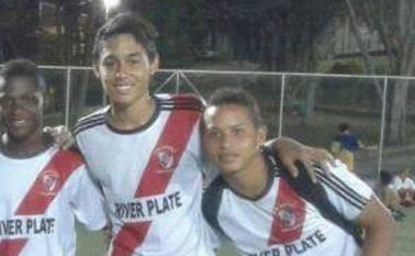 Edgar Alejandro Jaimes Mantilla (centro) junto a sus compañeros. Suministrada