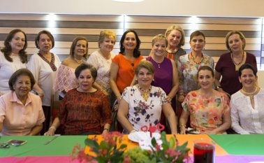 Las amigas de Gladys de Assaf le organizaron una cena. Juan Pablo Cohen