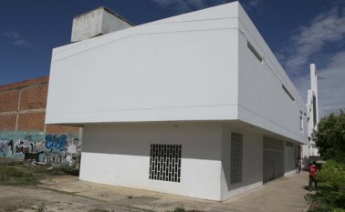 Así luce el Teatro Atalaya. Pese a que en 2014 la Alcaldía le invirtió 80 millones de pesos, este espacio no fue rehabilitado. Archivo