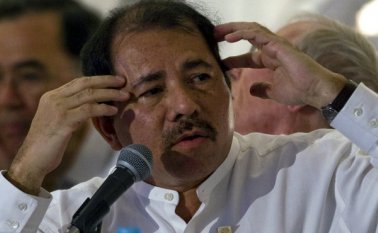 La actuación de  la justicia permitió a Ortega consolidar su ventaja con un 65% de intención de voto, según una encuesta de la empresa M&R, frente a cinco pequeños partidos que en conjunto no superan el 4 % de respaldo popular. AFP
